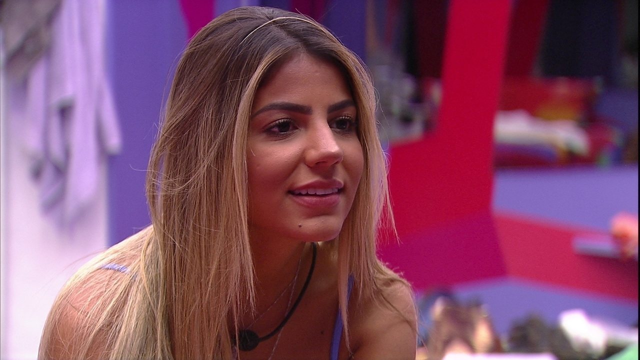 Hariany revela que já foi cantada por homem casado (Foto: GloboPlay)