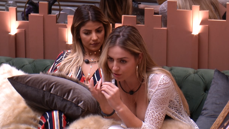 Paula e Hariany discutem no BBB19 (Foto: GloboPlay)