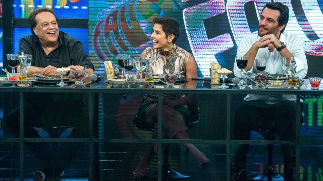 Deborah Secco se emocionou no Domingão do Faustão (Foto: Reprodução)