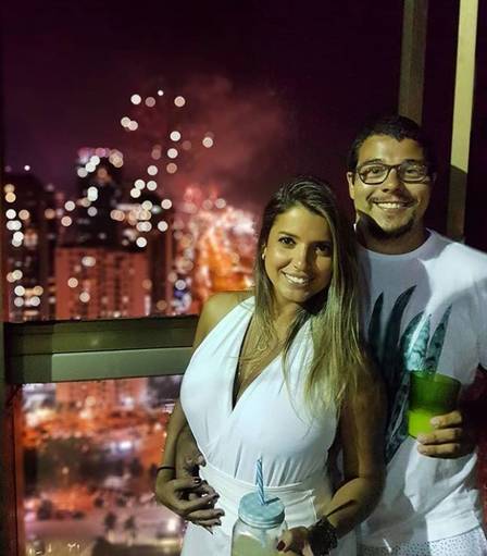 Thays Souza com o namorado, Louiz Carlos (Foto: Reprodução/Instagram)