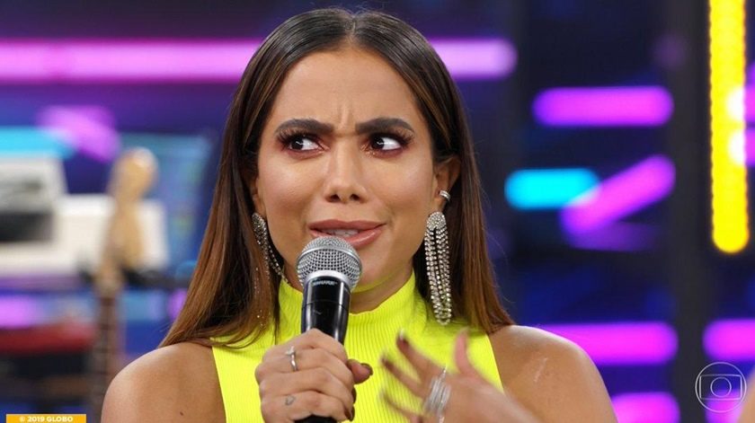 Anitta esteve no palco do Domingão do Faustão e defendeu suas origens (Foto: TV Globo)