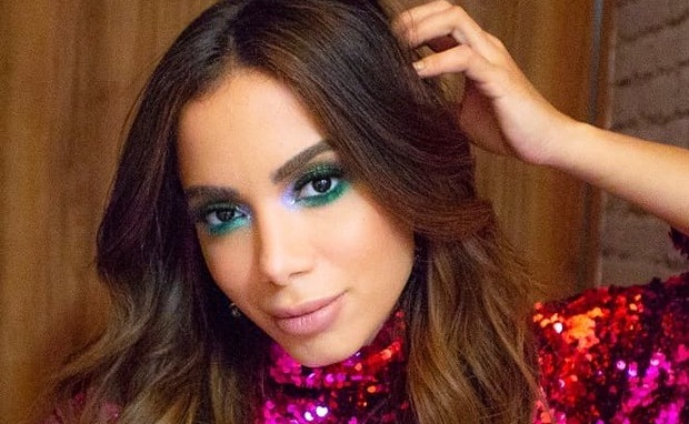 Anitta falou explicou os hematomas no corpo (Foto: Reprodução)