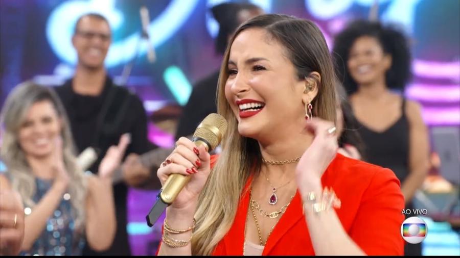 Claudia Leitte se emocionou ao falar sobre a gravidez no "Domingão do Faustão" Imagem: Reprodução/Globo