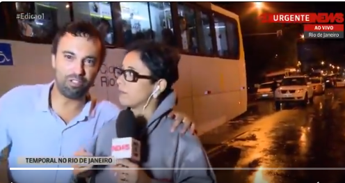 Jornalista da GloboNews debocha ao vivo de vizinho que foi em
