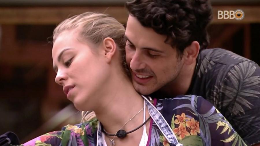 Isabella e Maycon no BBB 19 (Foto: Reprodução)