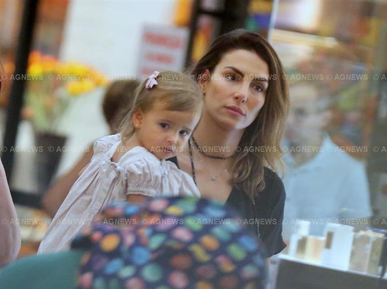 Mel Frockoviack com a filha, Nina (Foto: Thiago Martins/AgNews)