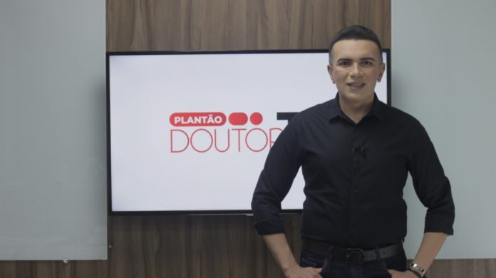 Salatiel Araújo apresenta programa na Record News (Foto: Divulgação Doutor TV)