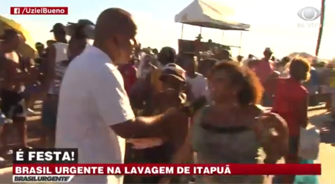 Repórter da Band sofre assédio ao vivo (Foto: Reprodução)