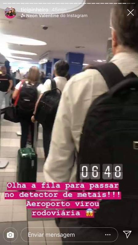 Ticiane Pinheiro compara fila de aeroporto à rodoviária, e internautas criticam (Foto: Reprodução/Instagram)