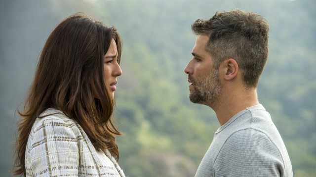 Laura e Gabriel em cena de O Sétimo Guardião (Foto: Reprodução)