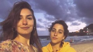 Marina Moschen e a namorada (Foto: Reprodução)