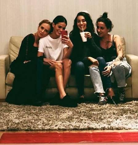 Fernanda Nobre, Bruna Marquezine, Marina Moschen e Isabela Bertazzi (Foto: Reprodução/Instagram)