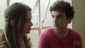 Amanda e Kavaco em Malhação Vidas Brasileiras. (Foto: Reprodução)