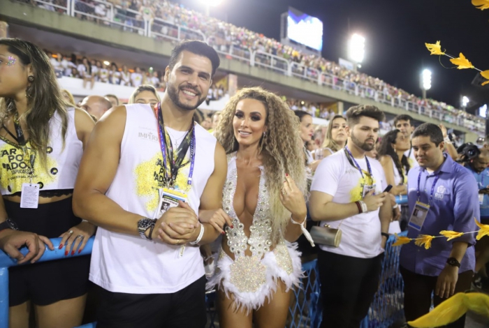 Nicole Bahls e Marcelo Bimbi brigaram feio na Sapucaí (Foto: AgNews)