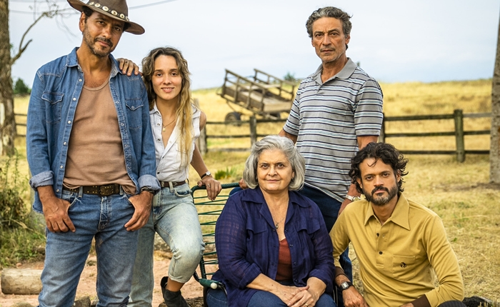 Família Matheus em A Dona do Pedaço (Foto: Globo/João Miguel Júnior)