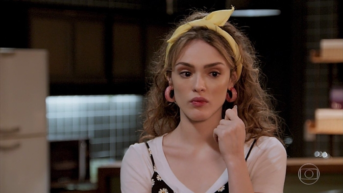 Isabelle Drummond (Manu) em cena de Verão 90 (Foto: Reprodução/Globo)