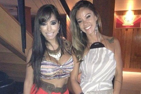 Anitta e Kamilla Fialho (Foto: Reprodução)