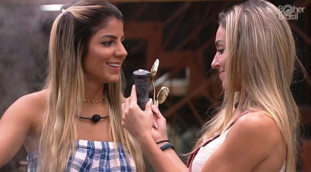 Paula e Hariany no BBB19 (Foto: Reprodução)