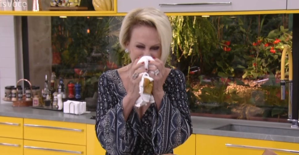 Ana Maria Braga teve um ataque de riso com o colega na Globo (Foto: Reprodução)