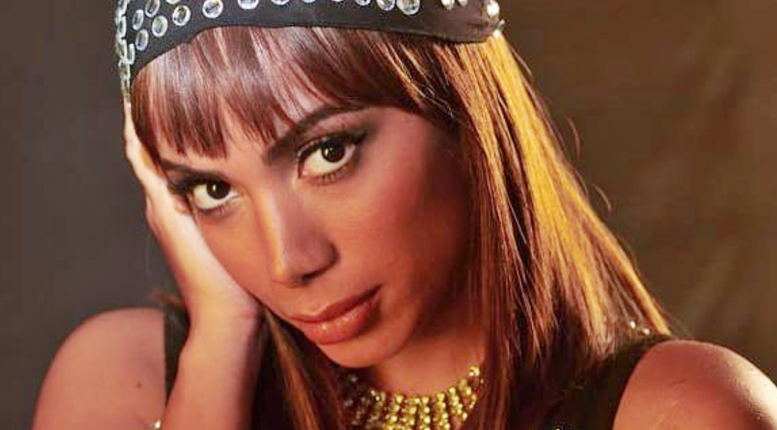 Anitta ficou a cara da boneca (Foto: Reprodução)