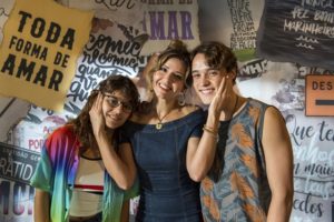 Raissa (Dora de Assis), Carla (Mariana Santos) e Thiago (Danilo Maia) em Malhação
(Foto: Globo/Estevam Avellar)