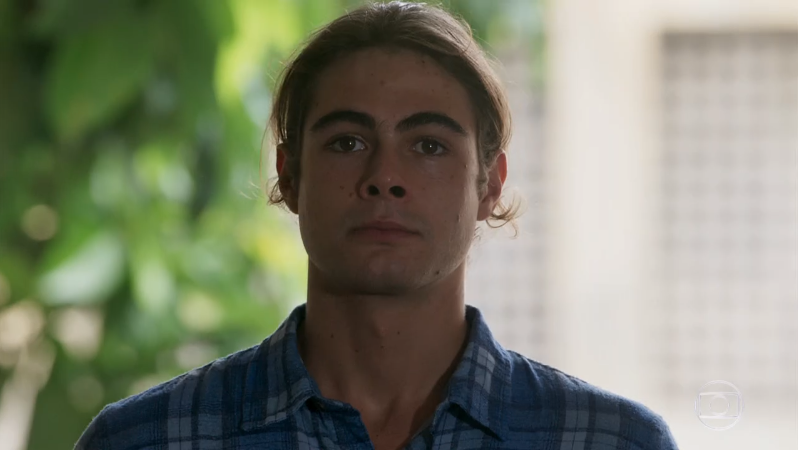 João (Rafael Vitti) em cena de Verão 90 (Foto: Reprodução/Globo)