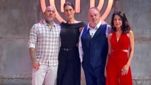 O time de jurados e a apresentadora do MasterChef Brasil (Foto: Reprodução)