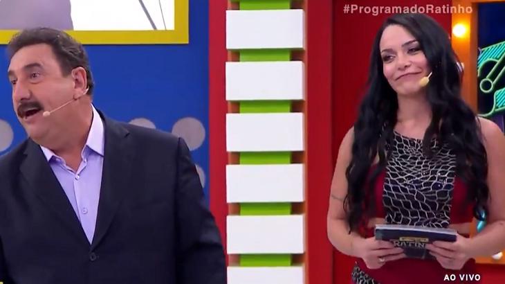 Ratinho em seu novo cenário no SBT