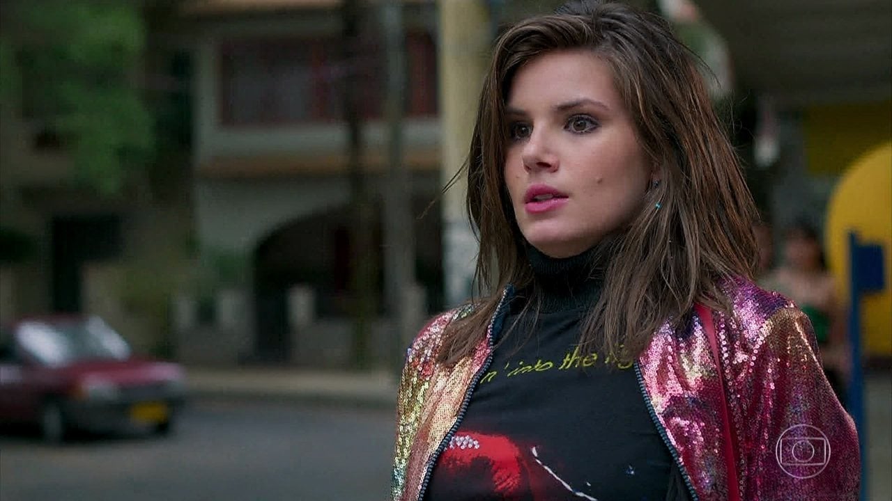 Vanessa (Camila Queiroz) vai dar a volta por cima em Verão 90, novela da Globo. (Foto: Reprodução)