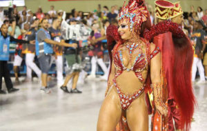 A rainha de bateria do Salgueiro Viviane Araújo (Foto: Divulgação)