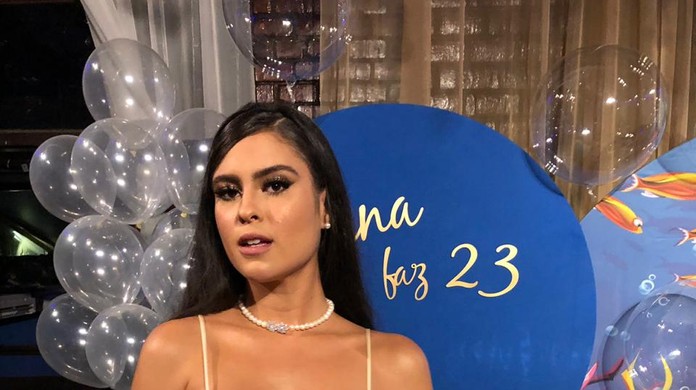 A ex-BBB Hana durante sua festa de aniversário (Foto: Reprodução)