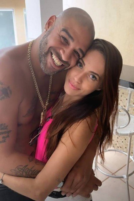 Adriano Imperador apareceu ao lado de morena misteriosa (Foto: Reprodução/ Instagram)