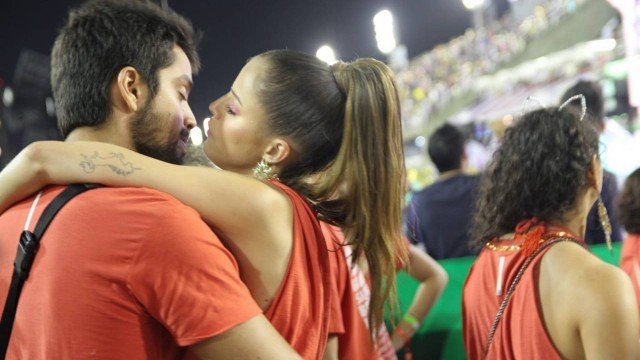 Rodrigo Simas e Agatha Moreira se beijaram em Camarote (Foto: Reprodução/Instagram)