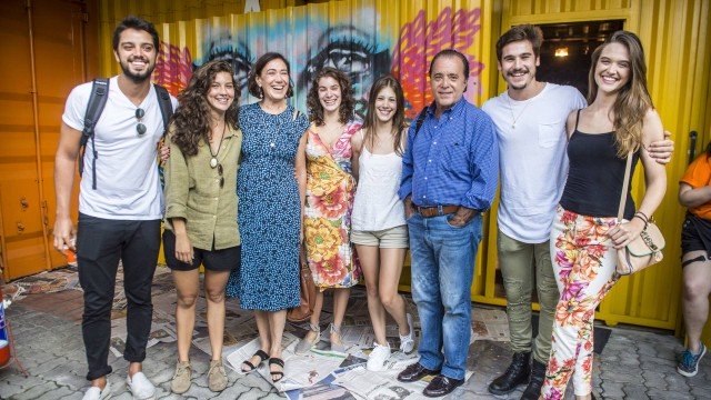 Rodrigo Simas, Alanis Guillen, Lilia Cabral, Giulia Bertolli, Tony Ramos, Nicolas Prattes e Juliana Paiva (Foto: João Cotta/ Globo/ Divulgação)