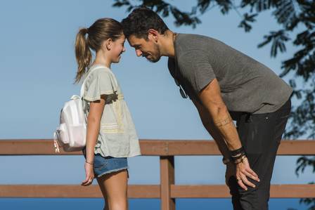 Alain e Priscila viajam para o Rio de Janeiro, em Espelho da Vida (Foto: Cesar Alves/ Globo/ Divulgação)