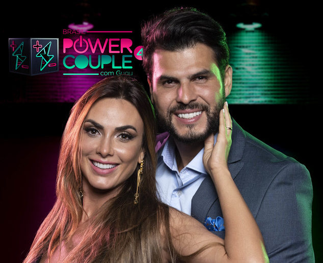 Nicole Bahls e Marcelo Bimbi fazem parte do reality show da Record, Power Couple, apresentado por Gugu (Foto: Edu Moraes/Record)