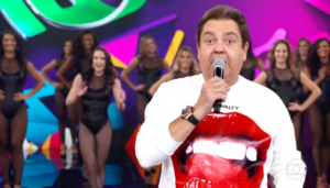 Imagem do post Faustão ostenta riqueza na Globo e aparece com camisetas de até 3 mil reais por programa