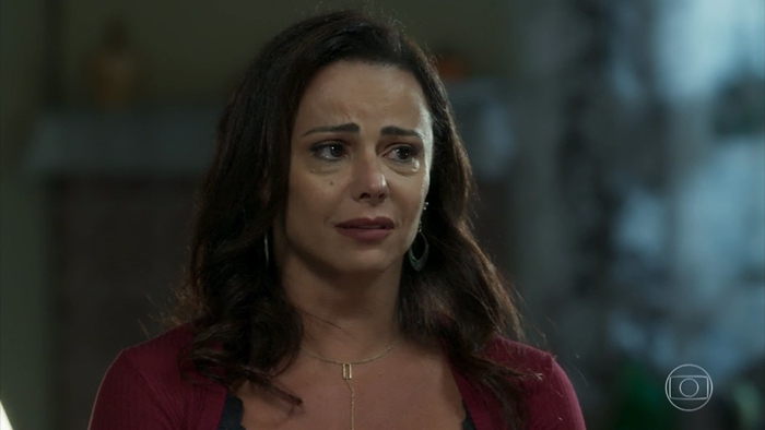 Neide (Viviane Araújo) em cena de O Sétimo Guardião  (Foto: Reprodução/Globo)