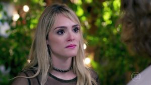 A atriz Isabelle Drummond (Manu) em Verão 90, novela que foi exibida na faixa das 19h da Rede Globo
(Foto: Reprodução/Globo)