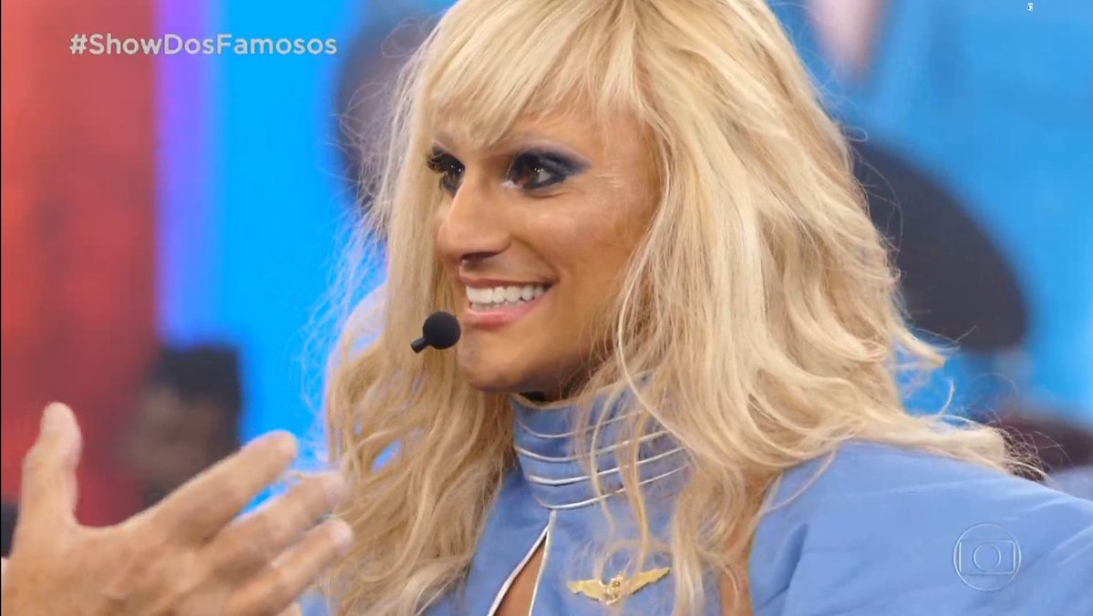 O ator Hugo Bonemer caracterizado como Britney Spears no Show dos Famosos (Foto: Reprodução)