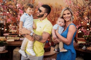 Gusttavo Lima, Andressa Suita, Gabriel e Samuel em momento família (Foto: Reprodução/Instagram)