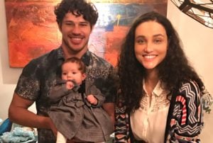 Débora Nascimento e José Loreto com filha Bella (Foto: Reprodução)