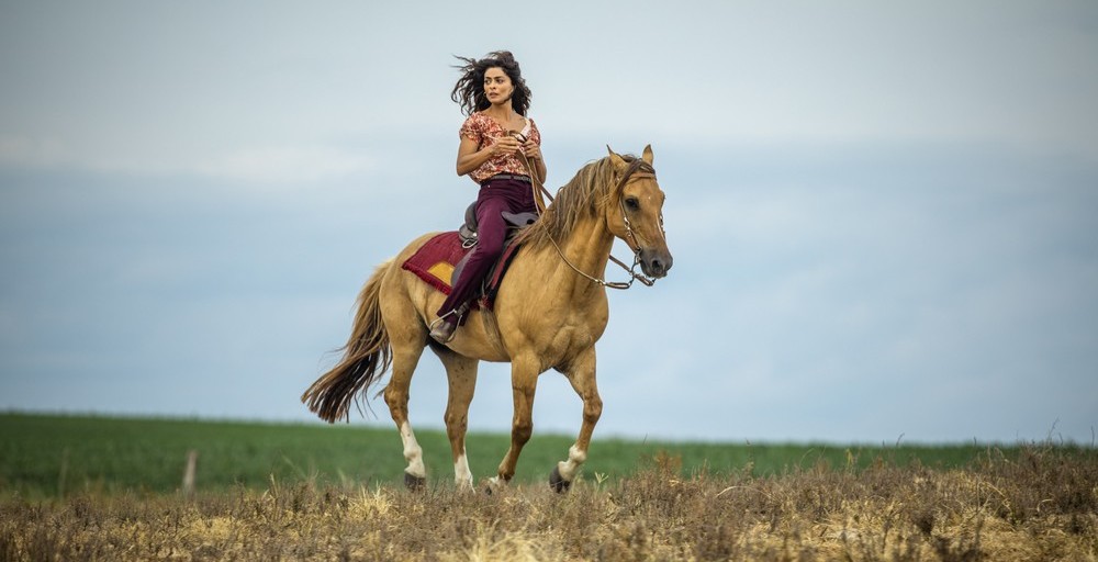 Maria da Paz (Juliana Paes) em A Dona do Pedaço (Foto: Divulgação/TV Globo)