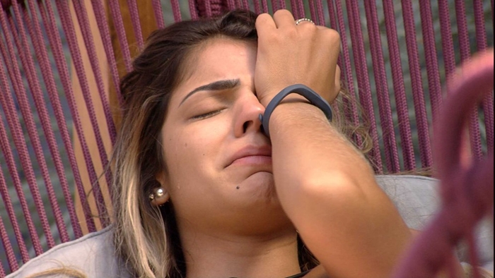 Hariany chora no BBB19 (Foto: Reprodução/Globo)