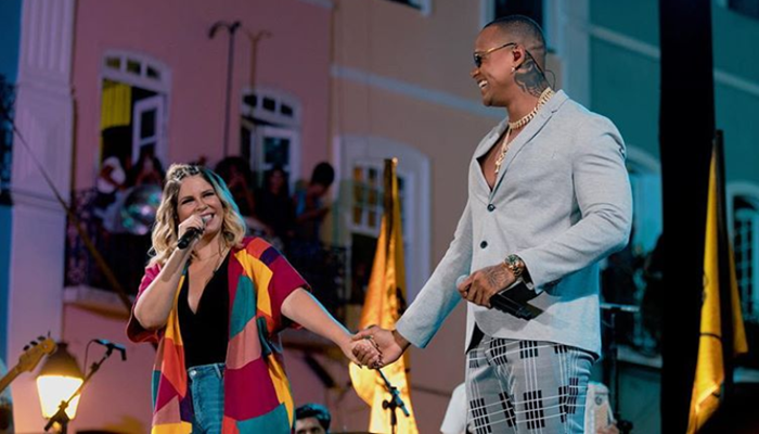 Marília Mendonça e Leo Santana durante show em Salvador (Foto: Reprodução/Instagram)