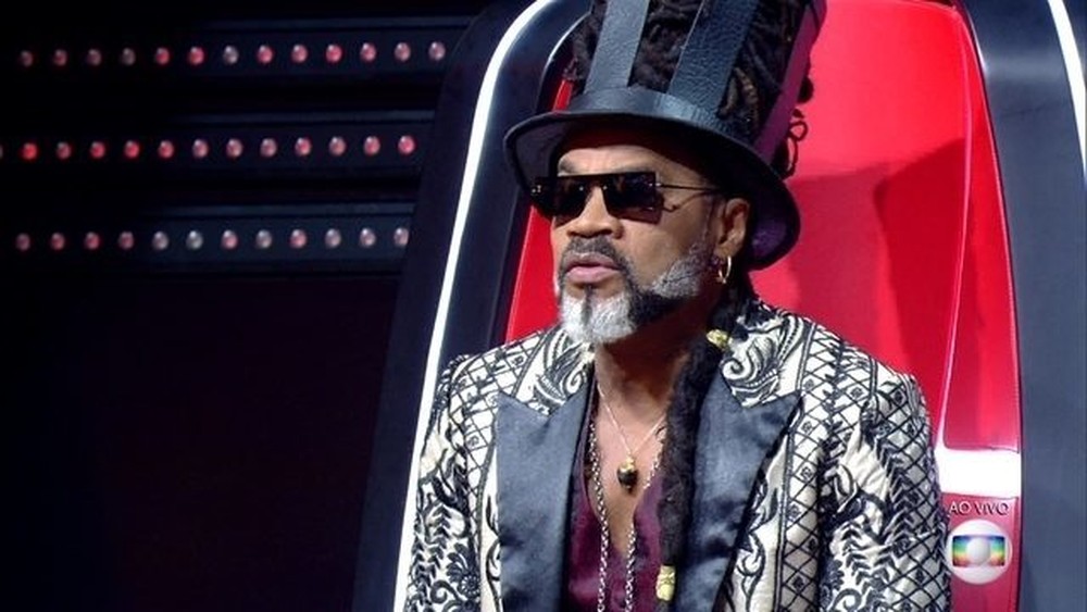 Carlinhos Brown na semifinal do The Voice Kids — Foto: TV Globo