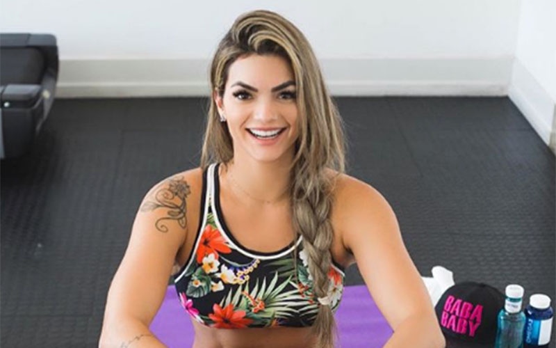 Kelly Key Ousa E Exibe Seios E Bunda Gigantes Em Microbiquíni Ô Lá Em Casa Tv Foco 9354