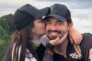 Maiara e Fernando Zor vivem romance entre tapas e beijos (Foto: Reprodução/Instagram)