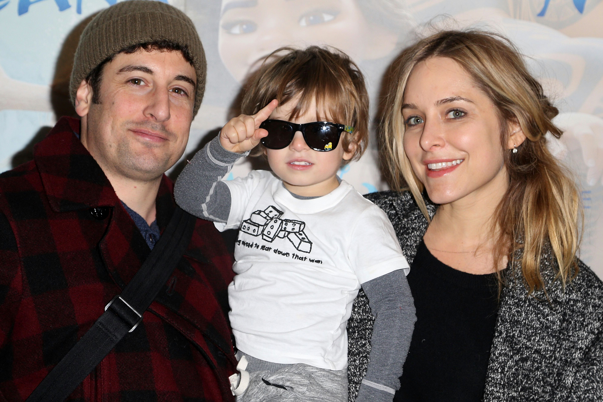 A famosa atriz Jenny Mollen, Jason Biggs e Sid (Foto: Divulgação)