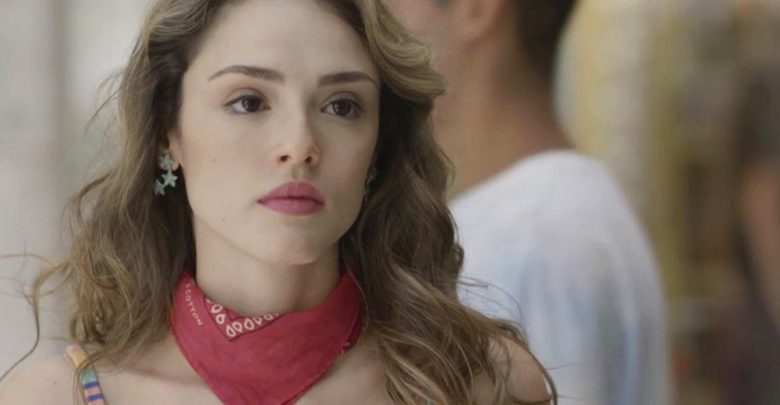 Manuzita em cena da novela das 19h da Globo, Verão 90 (Foto: Reprodução)